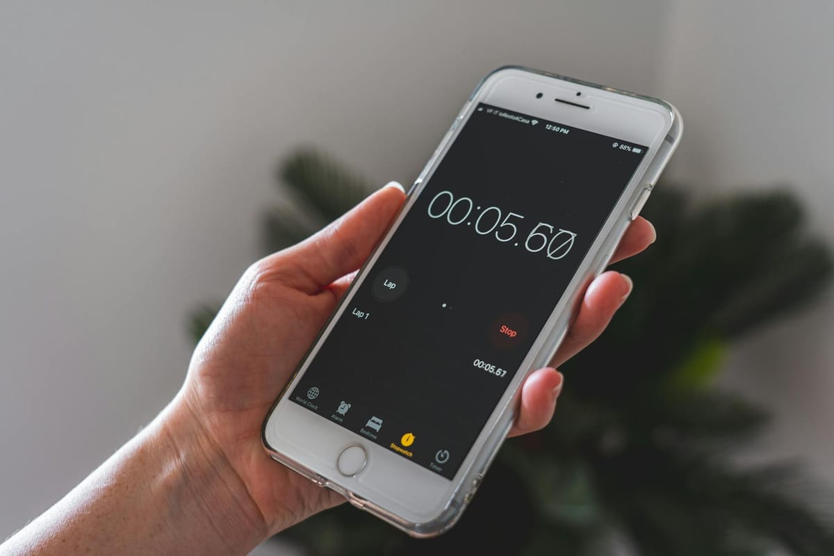 Expert Guide: How Long Does It Take to Make an App in 2024?